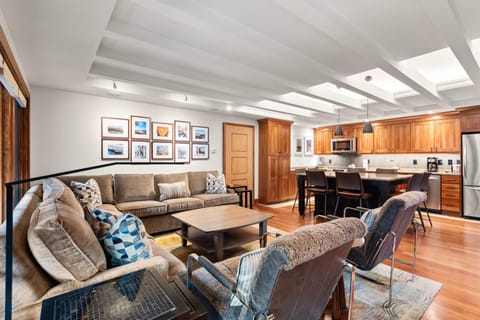 Fasching Haus Unit 9 & 10, 6 Bedroom, 6 BTH Condo, 2 Blocks to Downtown Aspen House in Aspen
