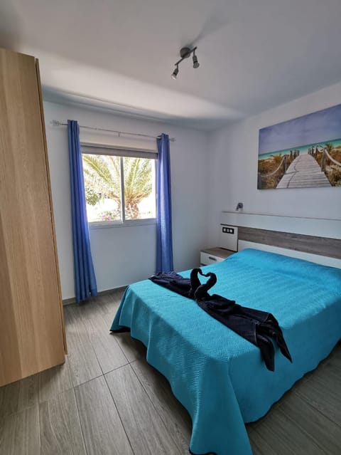 Bed, Photo of the whole room, Bedroom, towels, wardrobe