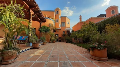 Property building, Facade/entrance