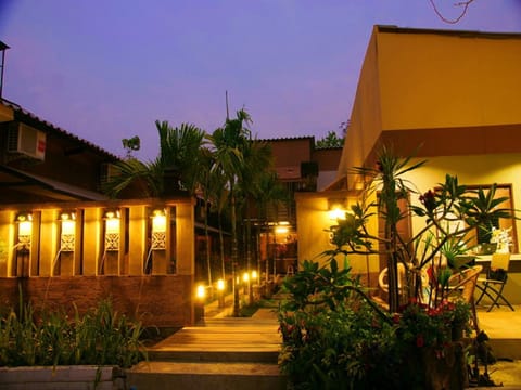 Facade/entrance, Garden view
