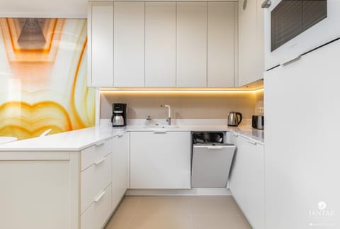 Coffee/tea facilities, Kitchen or kitchenette, dishwasher