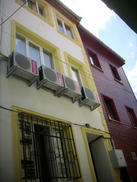 Staff, Facade/entrance, Spring, Off site, Day, People, View (from property/room), Food and drinks, Other, Decorative detail, Floor plan, On site, Guests, City view, Street view, Buffet breakfast, Drinks, Non alcoholic drinks, Seasons, Time of day, Location, group of guests, Family