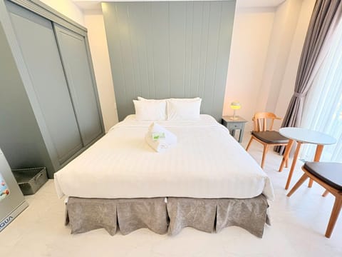 Bed, wardrobe