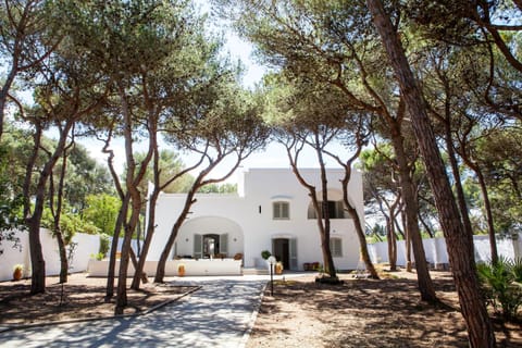 Property building, Facade/entrance, Garden