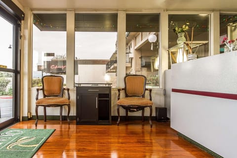 Lobby or reception, On site