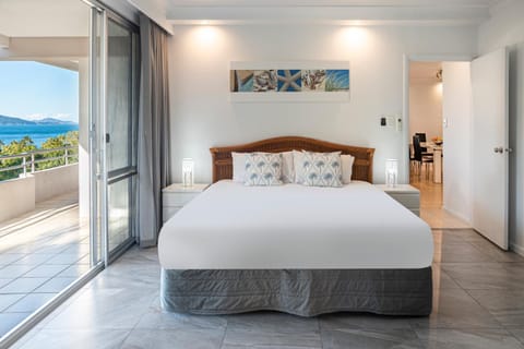Bed, Bedroom, Sea view