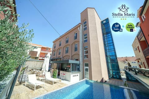 Property building, Garden, Photo of the whole room, Swimming pool, Drinks