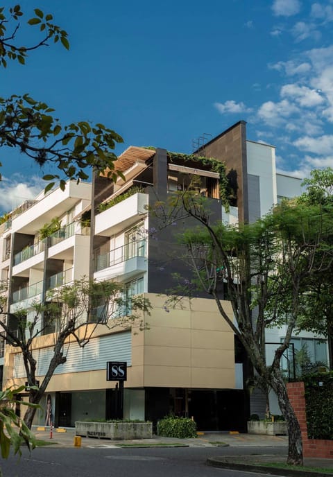Property building, Neighbourhood