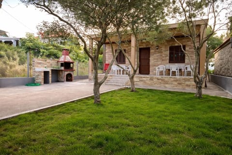 Property building, Patio, Garden