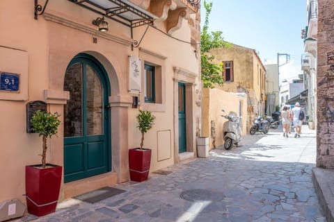 Property building, Facade/entrance