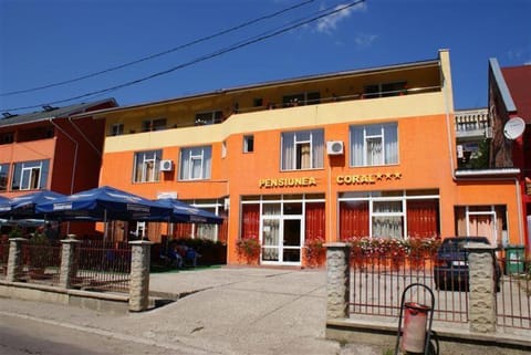 Facade/entrance, Balcony/Terrace