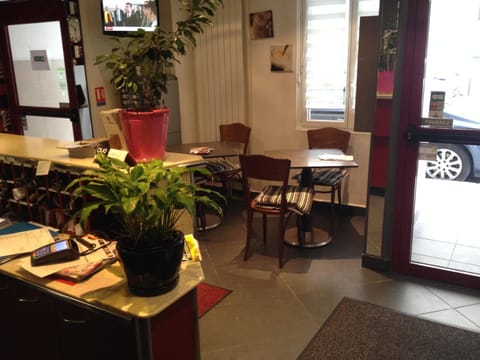 Day, Lounge or bar