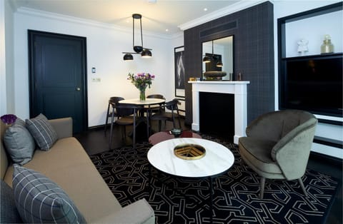 Living room, Seating area, Dining area