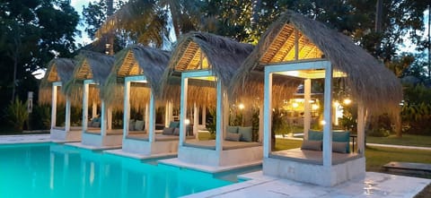 Swimming pool, Swimming pool