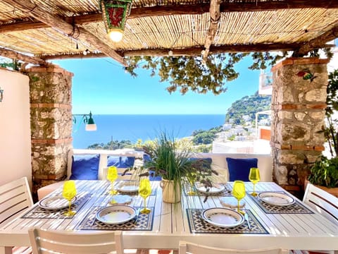 Patio, Natural landscape, View (from property/room), Balcony/Terrace, Dining area, Sea view