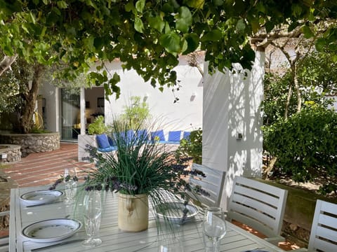 Patio, Spring, Day, Garden, Balcony/Terrace, Dining area, Garden view