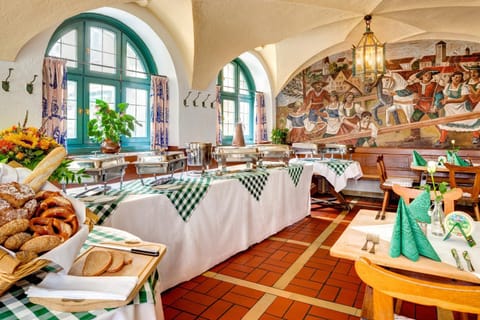 Restaurant/places to eat, Food, Buffet breakfast