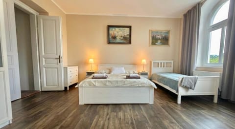 Bed, Bedroom, internet