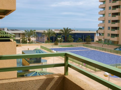 Facade/entrance, Balcony/Terrace, On site