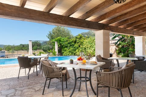 Day, View (from property/room), Balcony/Terrace, Pool view, Swimming pool, sunbed