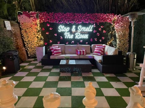 5 BR - Sleeps 8! Steps from Bourbon Street! Bed and Breakfast in Faubourg Marigny