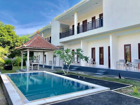 Property building, Swimming pool