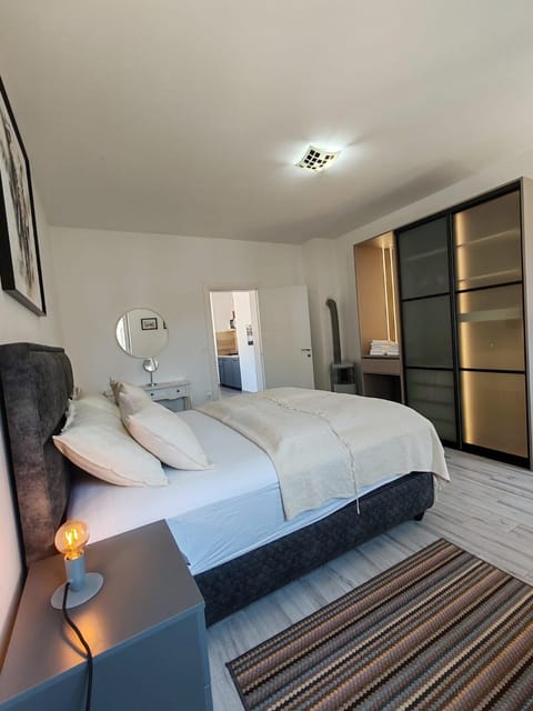 Faveria Apartments Amphitheater with FREE Parking Bed and Breakfast in Pula