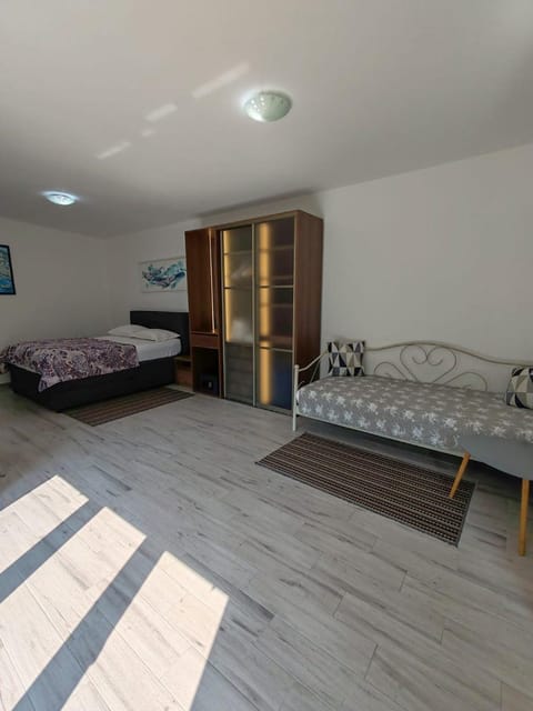 Faveria Apartments Amphitheater with FREE Parking Bed and Breakfast in Pula