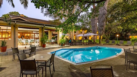 Natural landscape, Garden, Garden view, Pool view, Swimming pool, Swimming pool, sunbed
