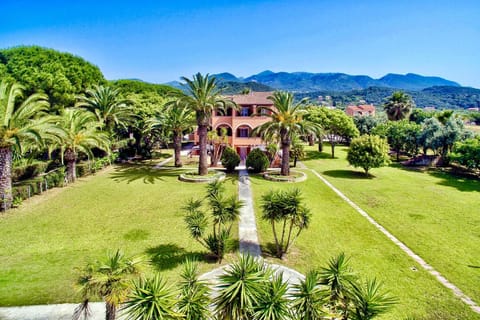 Property building, Day, Natural landscape, Garden, Garden view, Mountain view