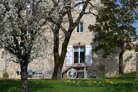 Property building, Spring, Natural landscape, Garden, Balcony/Terrace