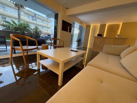 Brother's House Apartment hotel in Halkidiki