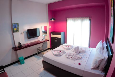 TV and multimedia, Photo of the whole room