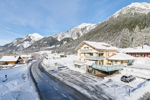 Property building, Winter