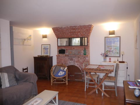 Decorative detail, Dining area