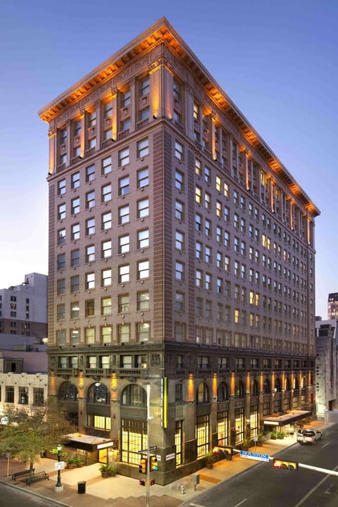 Property building, Street view, Location