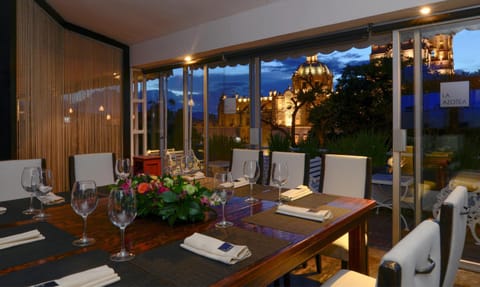 Restaurant/places to eat, Food and drinks