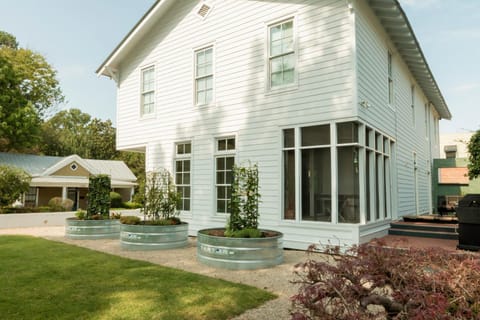 Property building, Day, Garden
