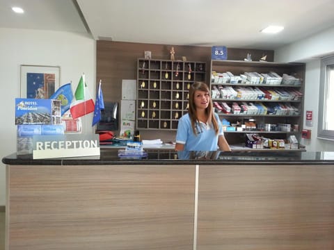 Staff, Lobby or reception, Area and facilities
