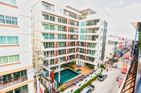 Property building, Facade/entrance, Bird's eye view, Floor plan, City view, Pool view, Street view