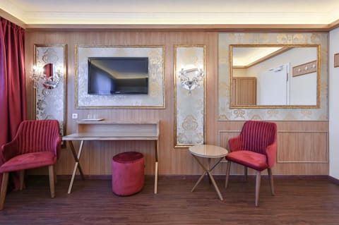 TV and multimedia, Living room, Photo of the whole room, Seating area