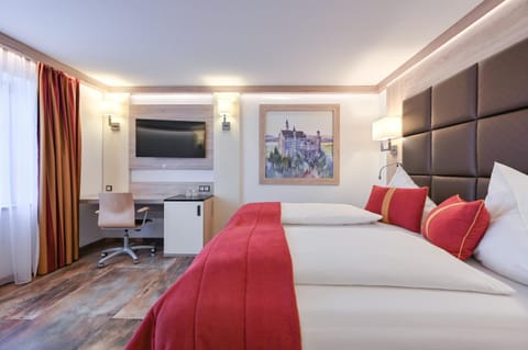 Communal lounge/ TV room, Bed, TV and multimedia, Photo of the whole room, Bedroom