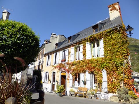 Property building, Street view