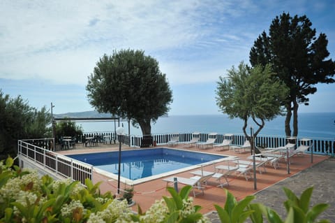 Solarium, Balcony/Terrace, Pool view, Swimming pool