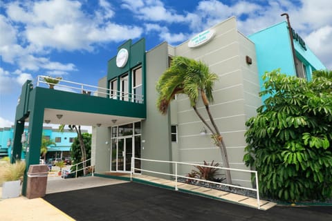 Property building, Facade/entrance, Balcony/Terrace, Lobby or reception