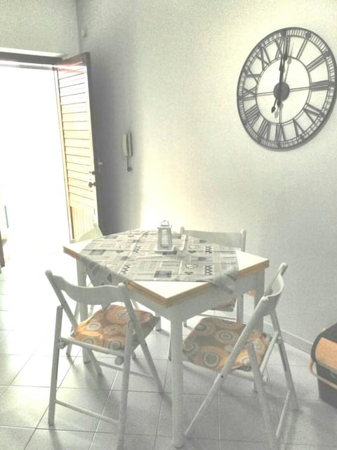 Decorative detail, Dining area