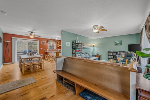 Facade/entrance, Floor plan