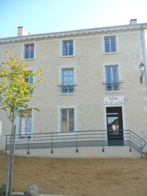 Property building, Day