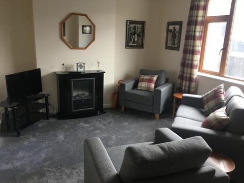 8 Thoms Street House in Scotland