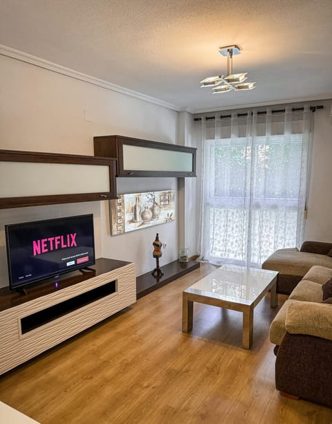 Communal lounge/ TV room, TV and multimedia, Living room